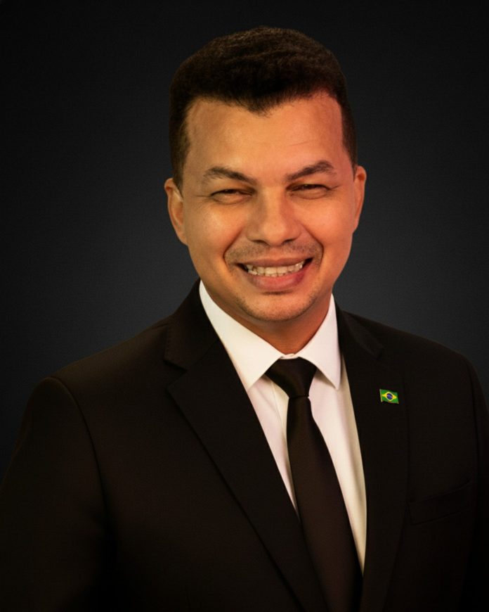 Maurício Filho, escritor, jornalista e especialista em marketing político